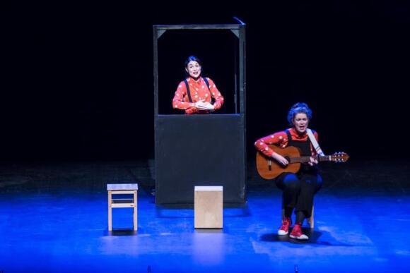 Blanche Neige voit rouge 4/6