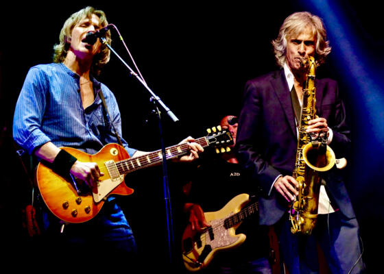 Concert - "The Dire Straits Experience" 2/2