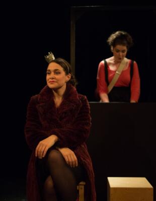 Blanche Neige voit rouge 2/6