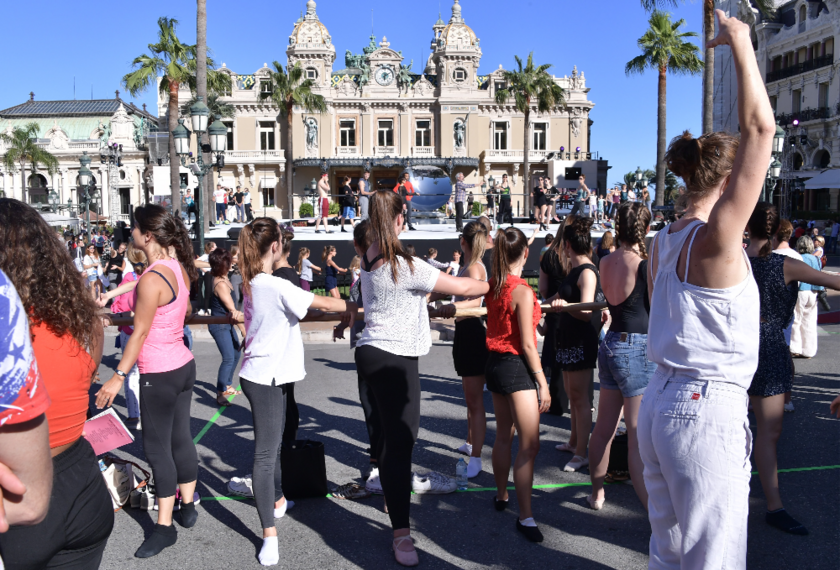 The Giant Barre | F(ê)aites de la Danse 1/1